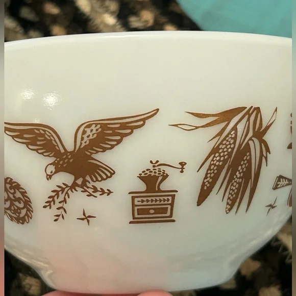 1960’s Pyrex mixing bowl Early American Pattern 1.5 Pt Colonial Cinderella - Picture 3 of 9